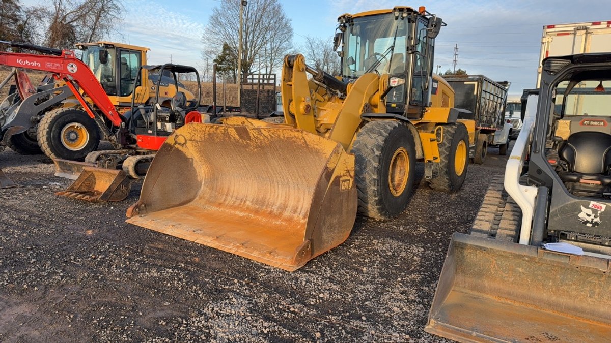 CAT 938M ARTICULATING WHEEL LOADER
