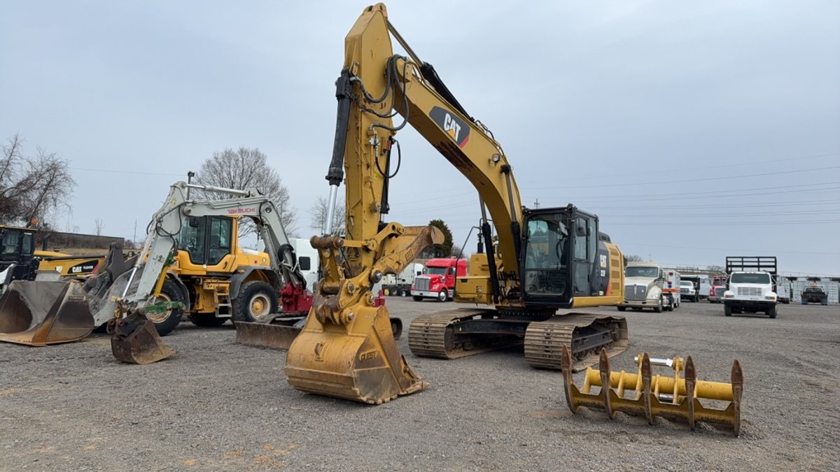 2015 CAT 323FL EXCAVATOR