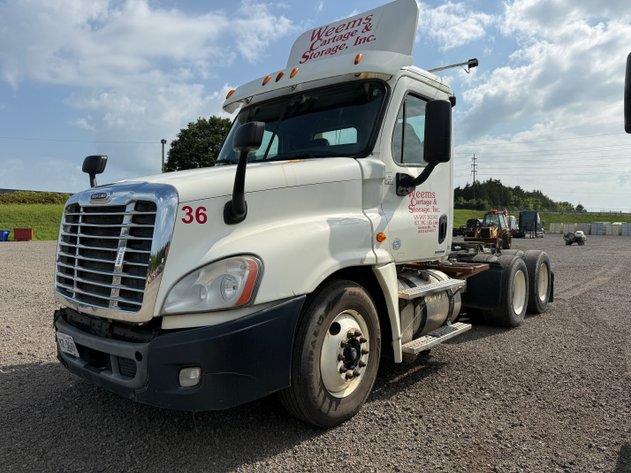 Image for 2011 FREIGHTLINER CASCADIA ROAD TRACTOR