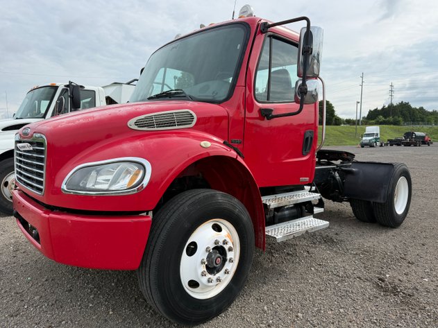 Image for 2007 FREIGHTLINER SINGLE AXLE ROAD TRACTOR
