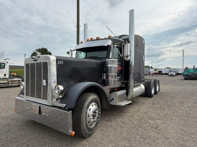 Image for PETERBILT 379 TANDEM AXLE ROAD TRACTOR