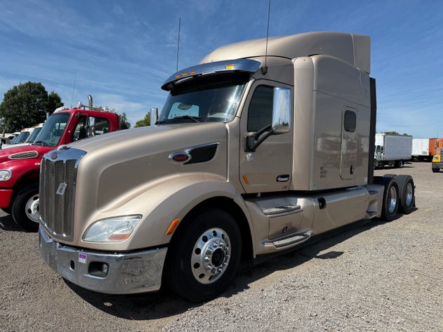 Image for 2016 PETERBILT 579 TANDEM AXLE ROAD TRACTOR