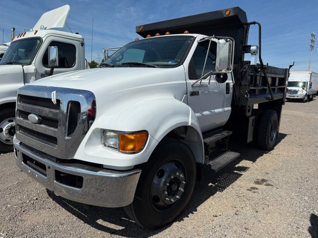 Image for 2007 FORD F-750 SINGLE AXLE DUMP TRUCK