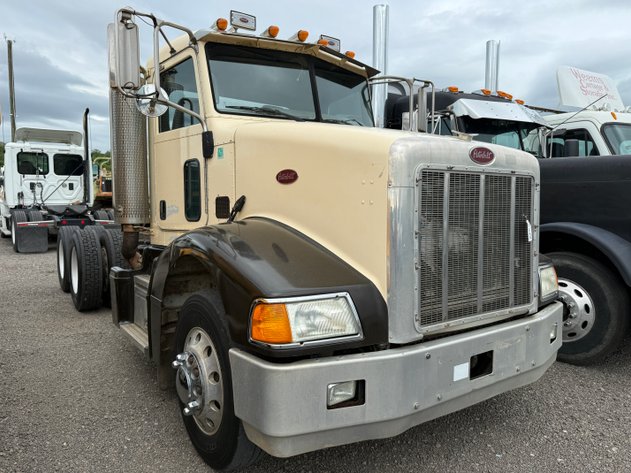 Image for 2006 PETERBILT 385 TANDEM AXLE ROAD TRACTOR