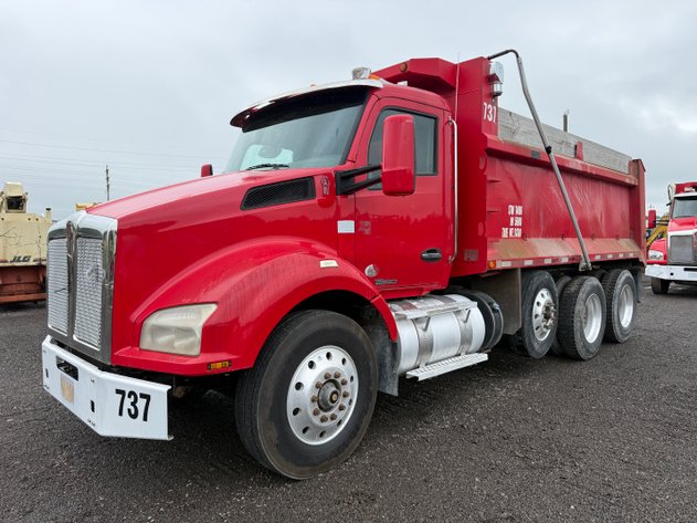 Image for 2015 KENWORTH T880 TRI AXLE DUMP TRUCK