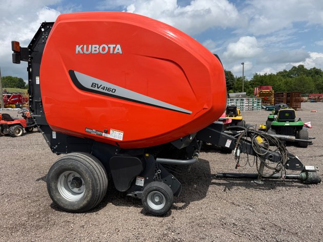 Image for 2018 KUBOTA BV4160 ROUND BALER