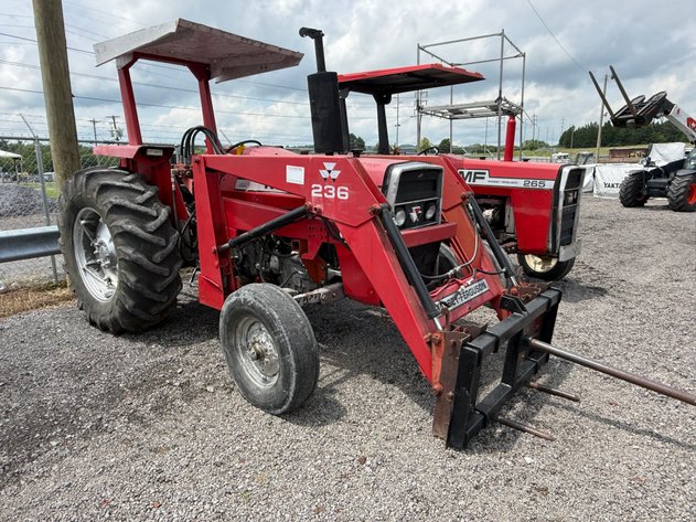 Image for MASSEY FERGUSON 265 TRACTOR