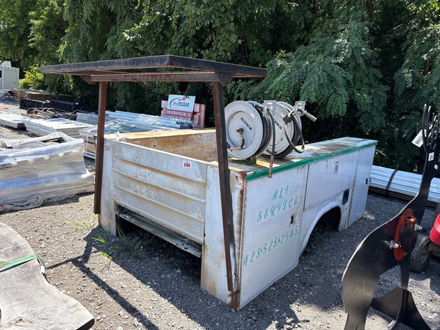 Image for KNAPHEIDE 9' SERVICE BED W/ HOSE REELS