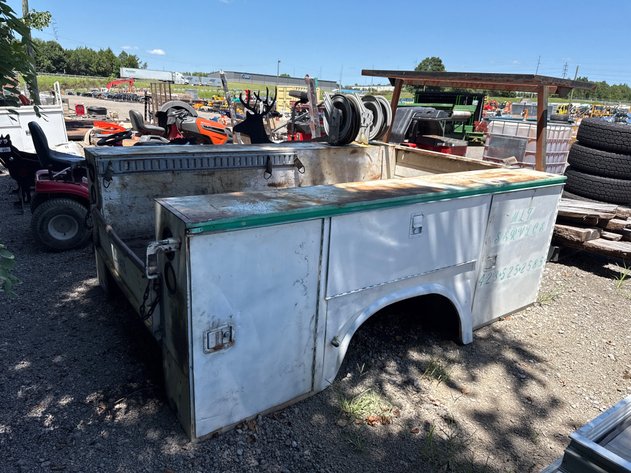 Image for KNAPHEIDE 9' SERVICE BED W/ HOSE REELS