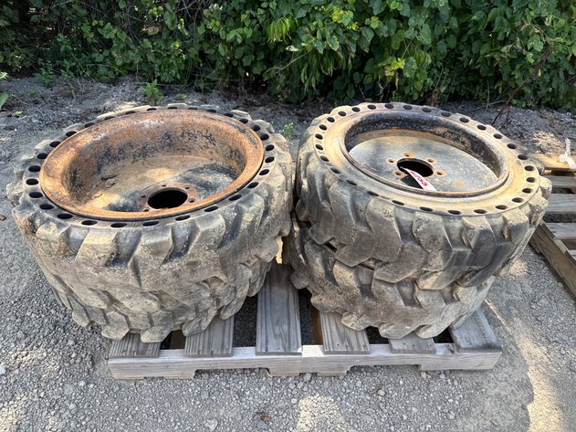 Image for QTY(4) 31 X 10-20 SKID STEER FLAT FREE TIRES