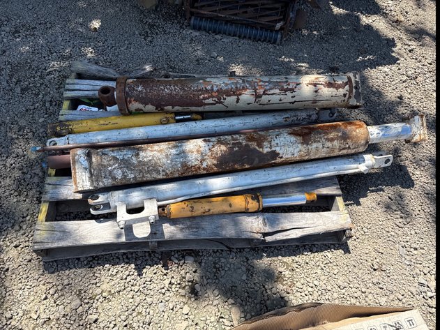 Image for PALLET OF MISC HYD CYLINDERS