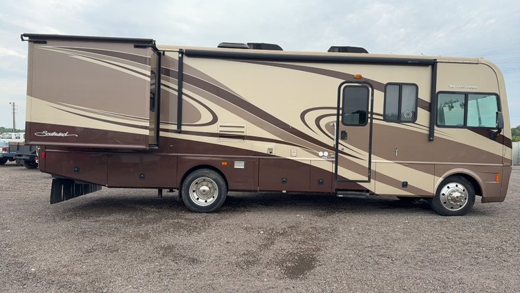 Image for 2007 FLEETWOOD SOUTHWIND 32' MOTOR HOME