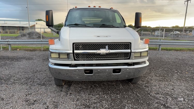Image for 2006 CHEVY C4500 FLAT BED TRUCK