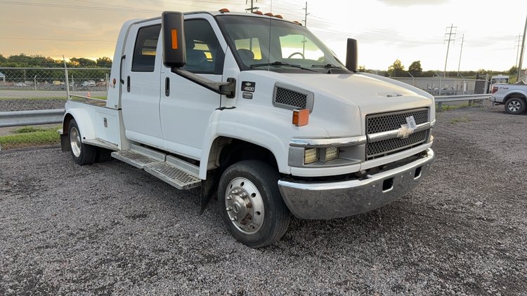 Image for 2006 CHEVY C4500 FLAT BED TRUCK