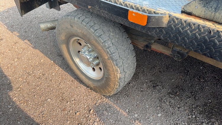 Image for 2001 FORD F250 FLAT BED TRUCK