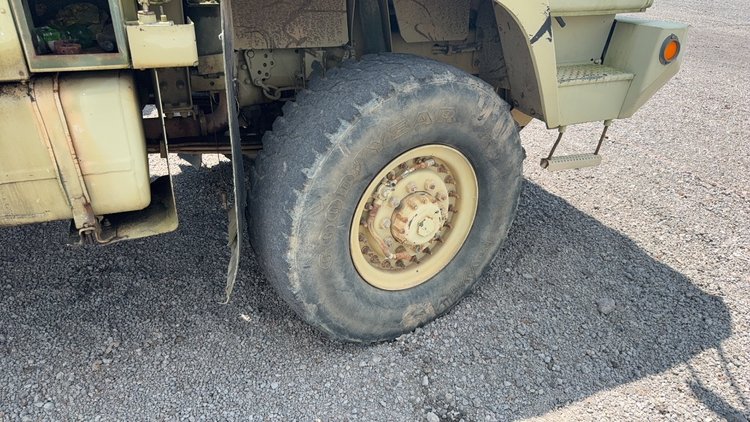 Image for 1995 LMTV M-1078 SINGLE AXLE SILAGE TRUCK