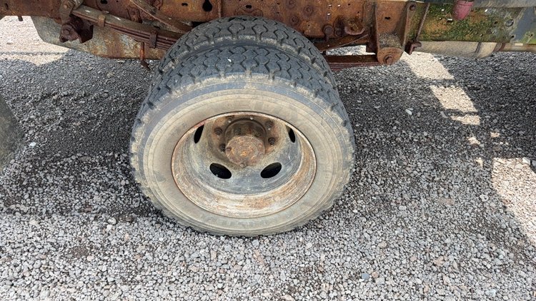 Image for 1999 FORD F-450 FERTILIXER SPREAD TRUCK