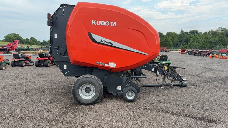 Image for 2018 KUBOTA BV4160 ROUND BALER