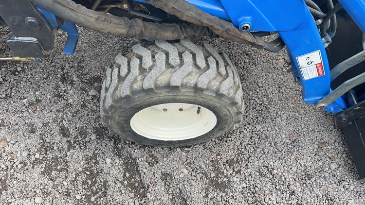 Image for NEW HOLLAND TC 24 DA TRACTOR