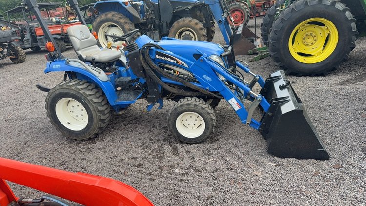 Image for NEW HOLLAND TC 24 DA TRACTOR