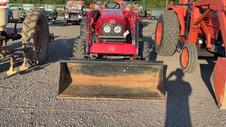 Image for MASSEY FERGUSON 1533 TRACTOR