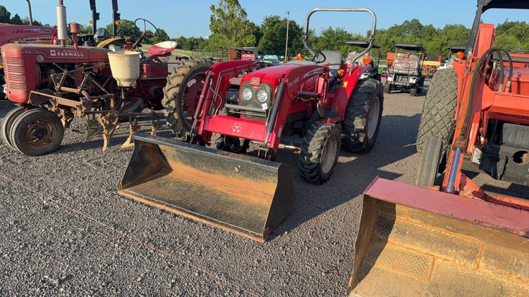 Image for MASSEY FERGUSON 1533 TRACTOR
