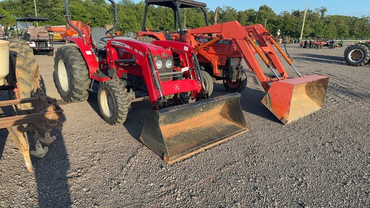 Image for MASSEY FERGUSON 1533 TRACTOR