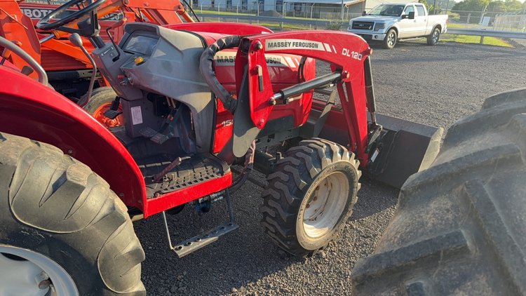 Image for MASSEY FERGUSON 1533 TRACTOR