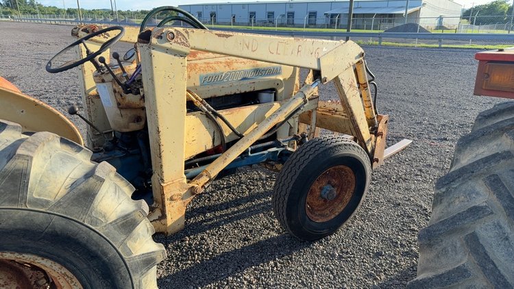 Image for FORD 2000 INDUSTRIAL TRACTOR