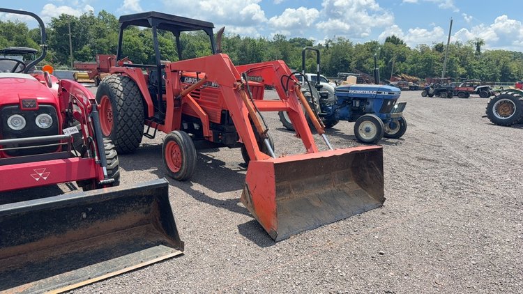 Image for KUBOTA M4950 TRACTOR