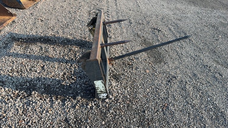 Image for EURO HOOKUP 3-PRONG BALE SPEAR