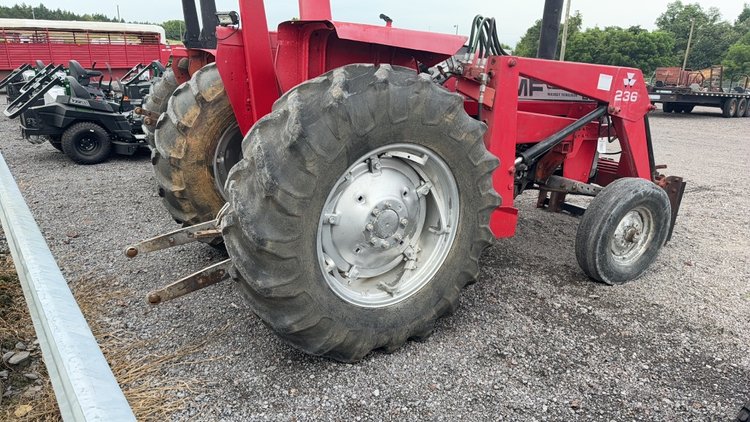 Image for MASSEY FERGUSON 265 TRACTOR