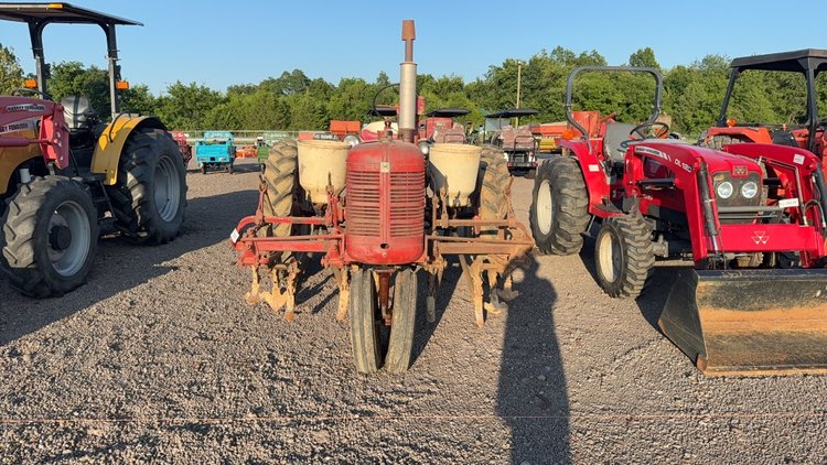Image for FARMALL SUPER C TRACTOR
