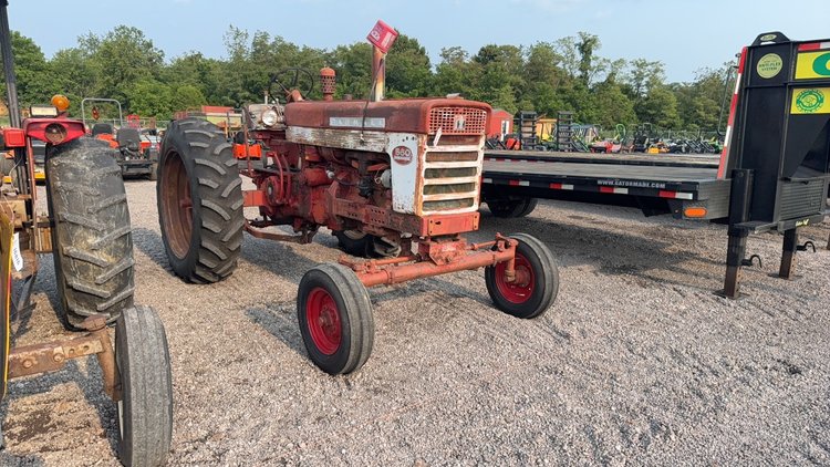 Image for MCCORMICK FARMALL 560 TRACTOR