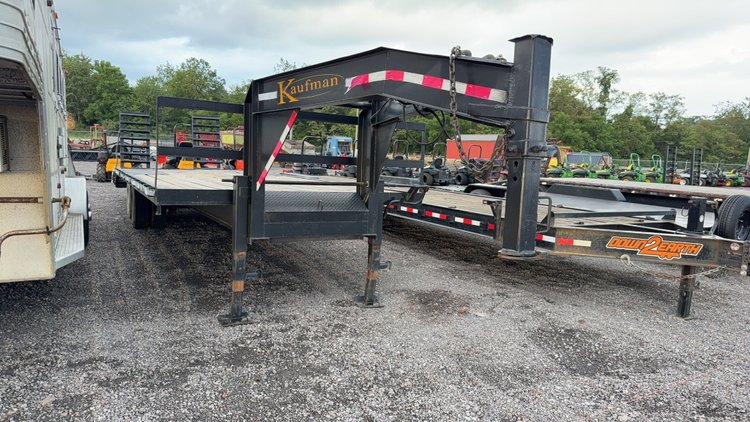 Image for KAUFMAN 28' GOOSENECK TRAILER