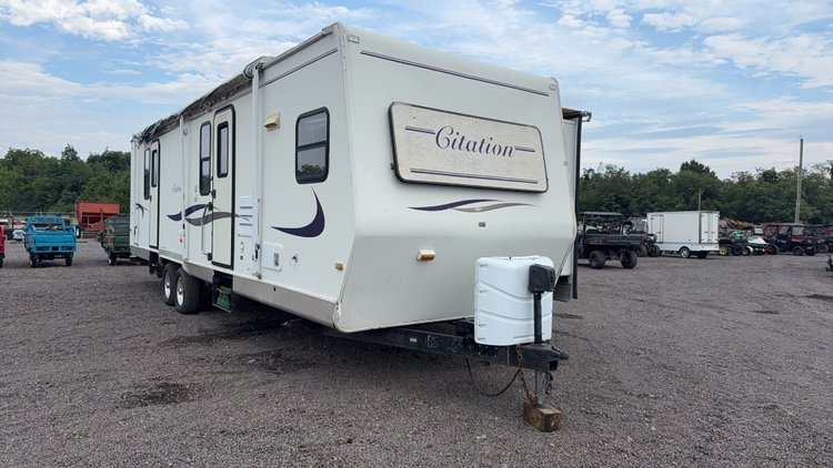 Image for 2002 CITATION 30' BUMPER PULL CAMPER