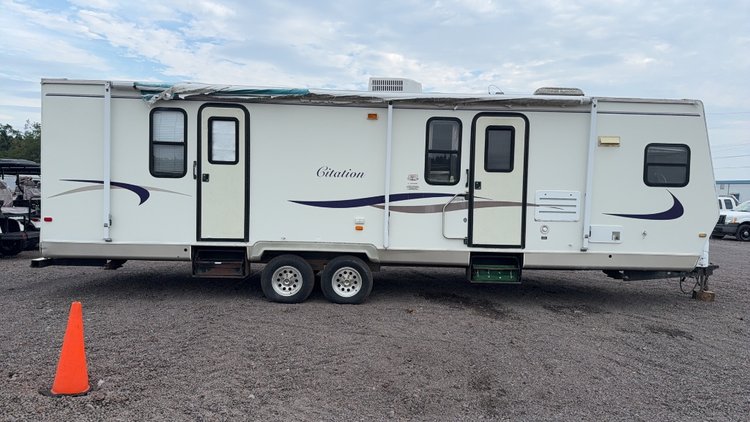 Image for 2002 CITATION 30' BUMPER PULL CAMPER