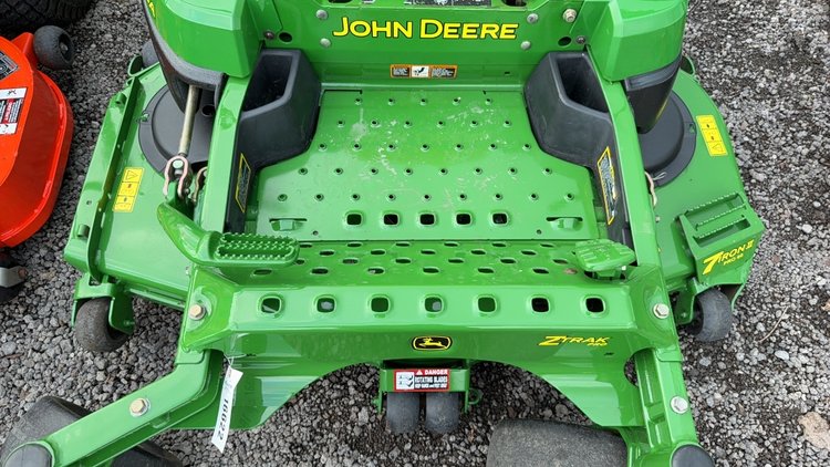 Image for 2010 JOHN DEERE Z925A ZERO TURN MOWER