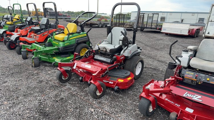 Image for 2017 EXMARK LAZER Z ZERO TURN MOWER