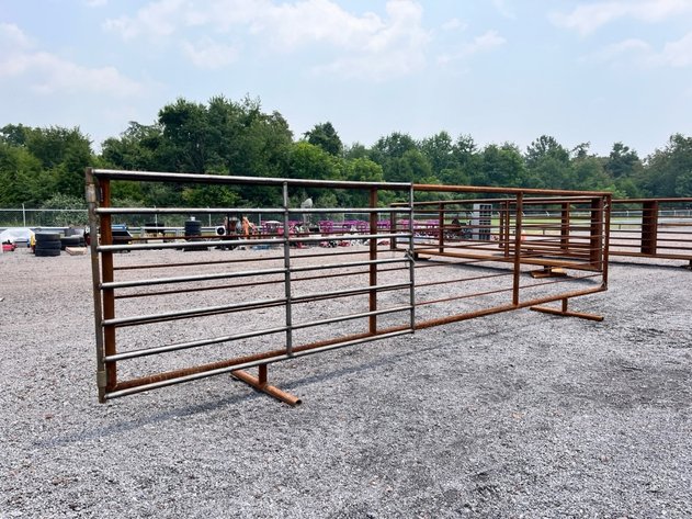 Image for QTY (1) 24' FREE STANDING PANEL W/ 12' GATE