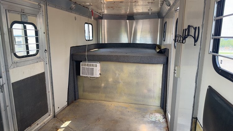 Image for 1993 PROLITE 20' GOOSENECK HORSE TRAILER