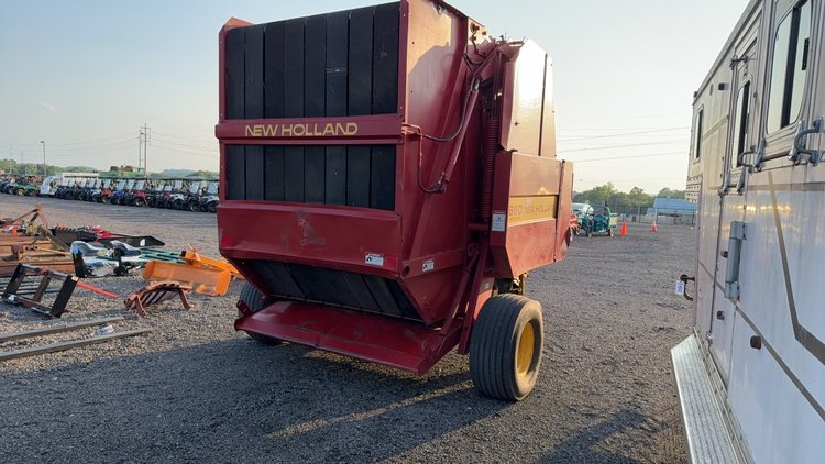 Image for NEW HOLLAND 660 ROUND BALER