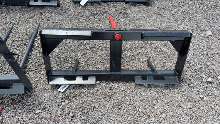 Image for KIVEL SKID STEER 3 PRONG BALE SPEAR