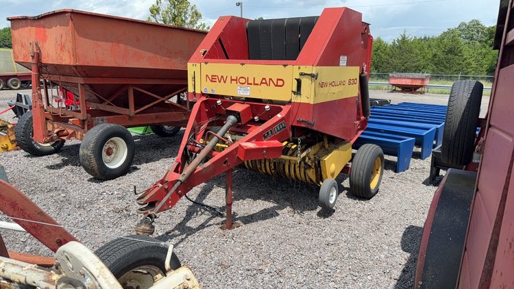 Image for NEW HOLLAND 630 ROUND BALER, STRING TIE