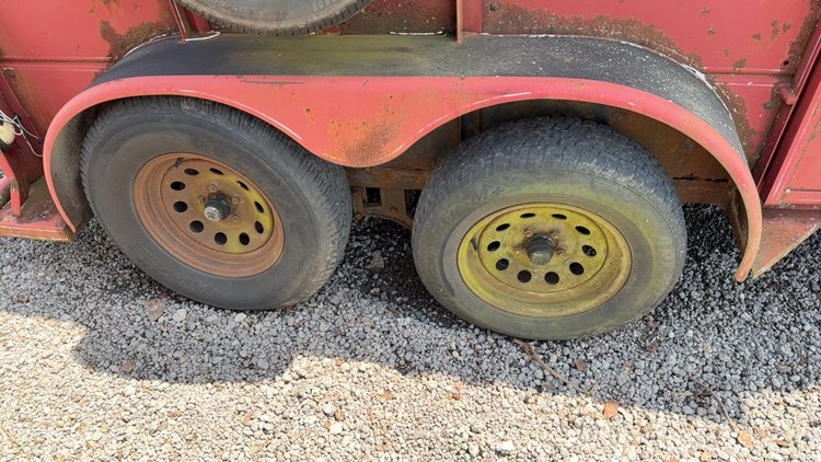 Image for 1999 DELTA 10' STOCK TRAILER