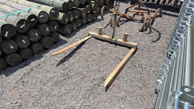Image for 3-POINT HITCH BALE CARRIER