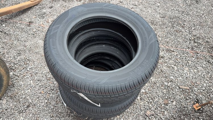Image for QTY(4) 205/60 R16 TIRES
