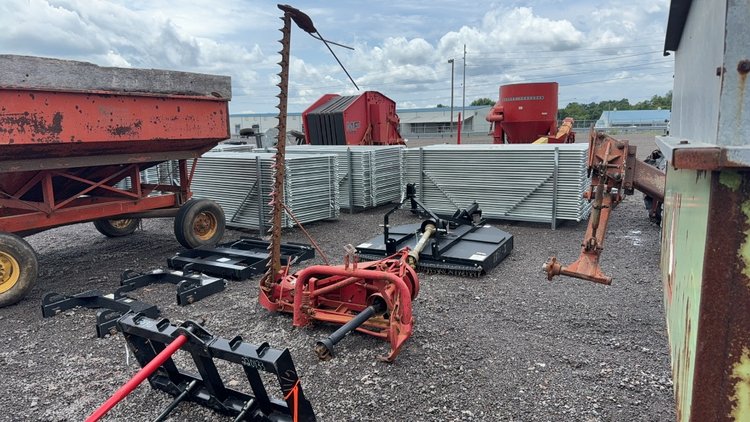 Image for MASSEY FERGUSON 7' 3-POINT HITCH SICKLE BAR MOWER