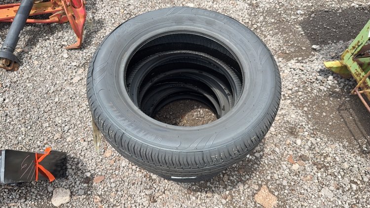 Image for QTY(4) 205/60 R16 TIRES