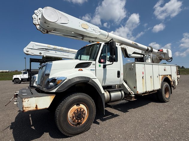 Image for 2011 INTERNATIONAL SINGLE AXLE BUCKET TRUCK
